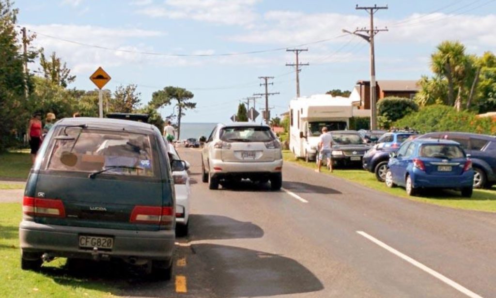 Hahei Beach Pa Road Traffic Parking
